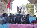 Aksi Demo Teriakkan Persoalan BPPW dan Patra Niaga, Aliansi LSM Tuntut Penegakan Hukum, dan Tindakan Nyata Gubernur.