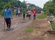 Wabup Nadirsyah Kembali Gotong Royong Bersama Warga Tunas Asri dan Tirta Makmur